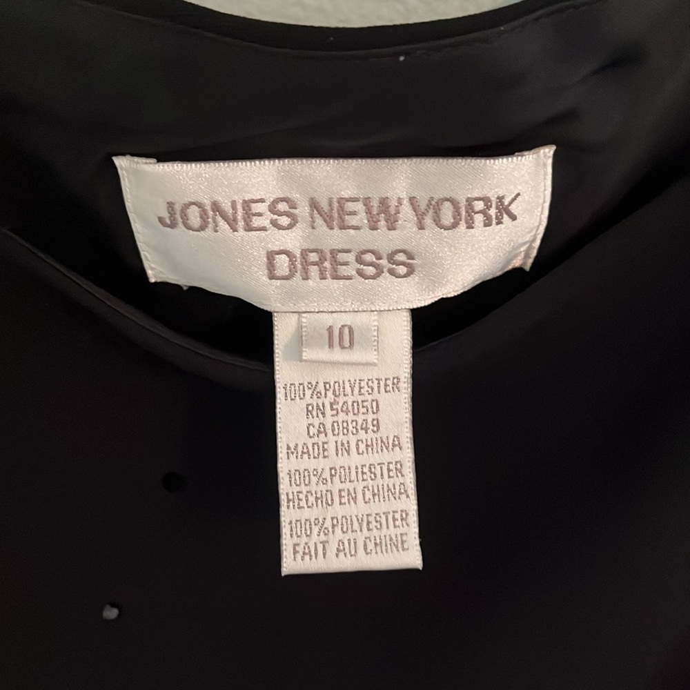 💕HP💕Jones New York black midi sheath dress with diagonal black gems - size 10 - Picture 3 of 4